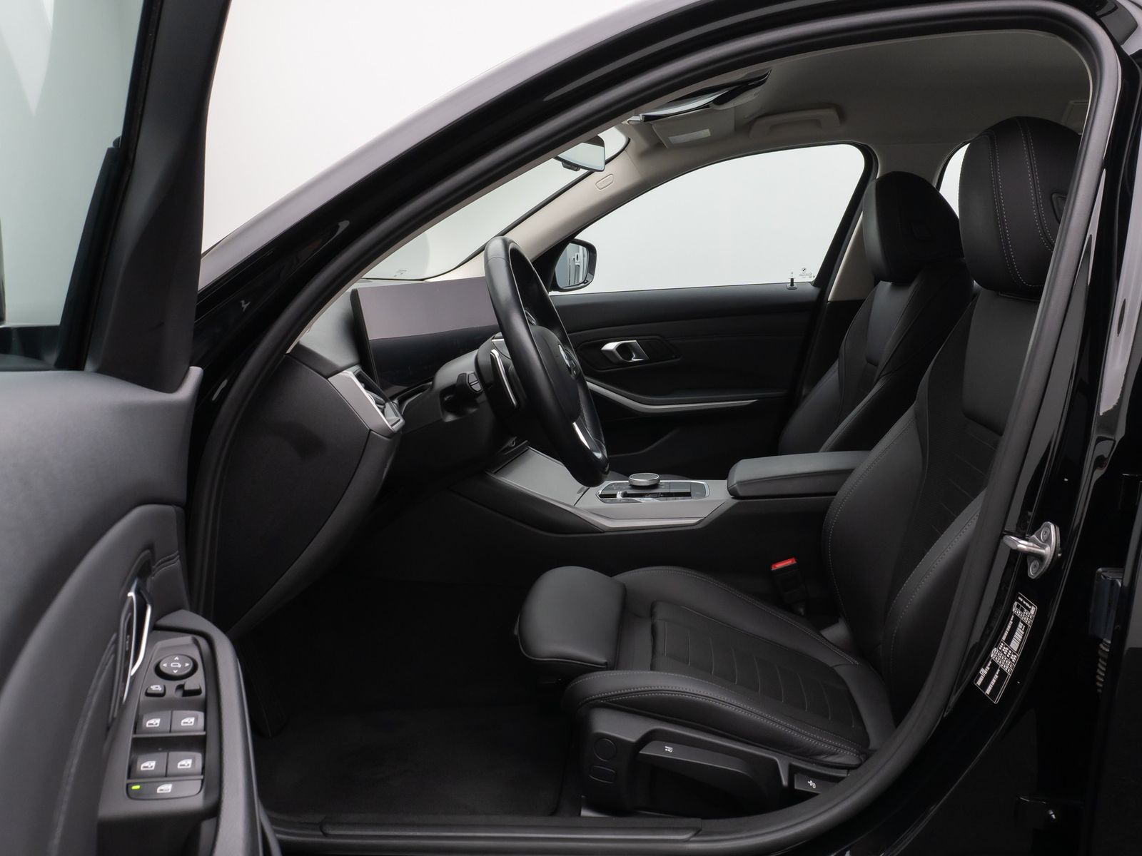 Fahrzeugabbildung BMW 320d Kamera DAB HUD Lenkradheizung Alarm Sport