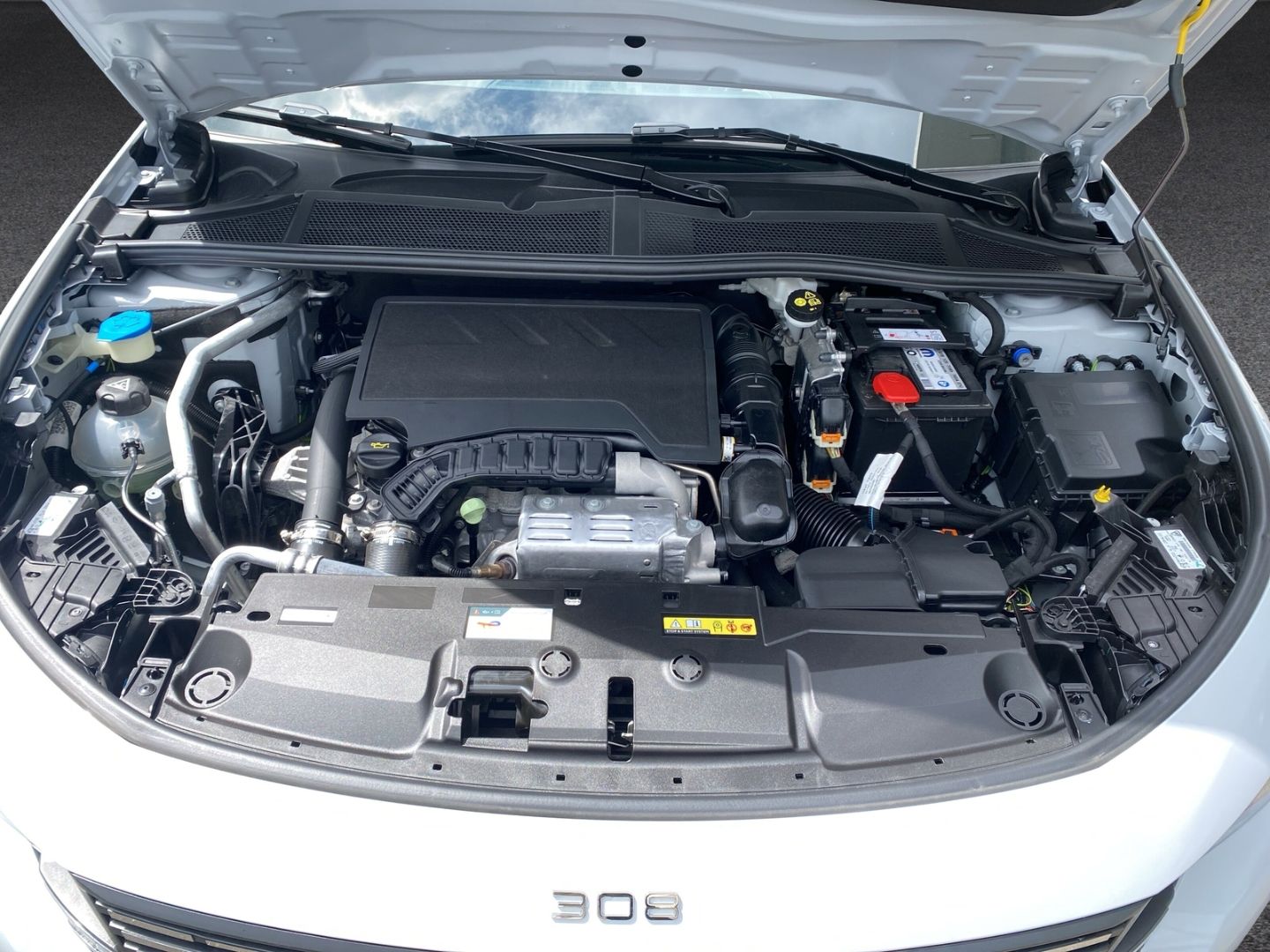 Fahrzeugabbildung Peugeot 308 SW Allure 1.2 PureTech 130 EU6e *ACC*Navi*Si
