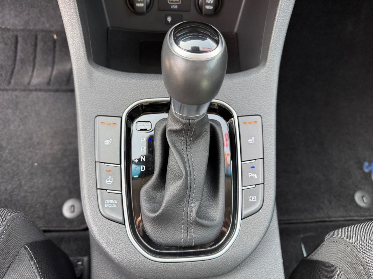 Fahrzeugabbildung Hyundai i30 1.6 CRDi TREND NAVI-P+ACAA+SHZ+KAMERA