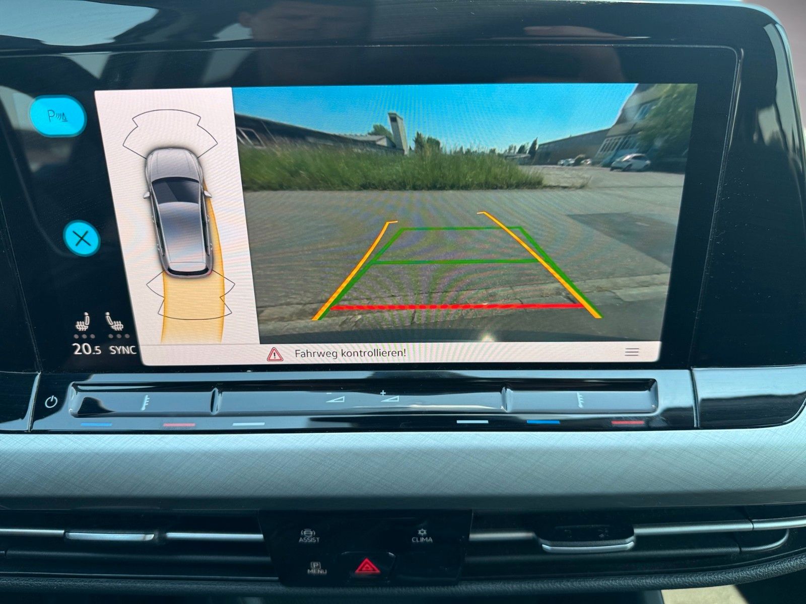 Fahrzeugabbildung Volkswagen Golf VIII Lim. Life 1.5 TSI