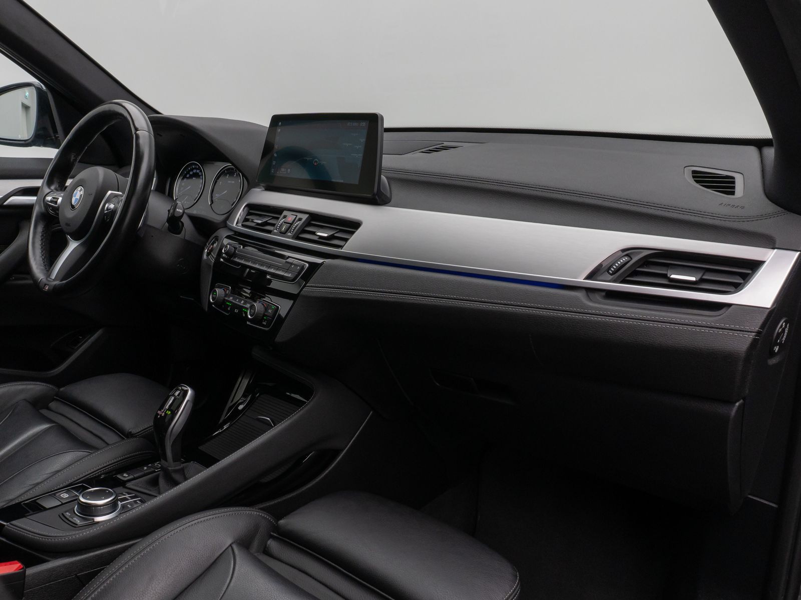 Fahrzeugabbildung BMW X1 xD20d M Sport ACC HUD DAB Panorama HiFi Leder