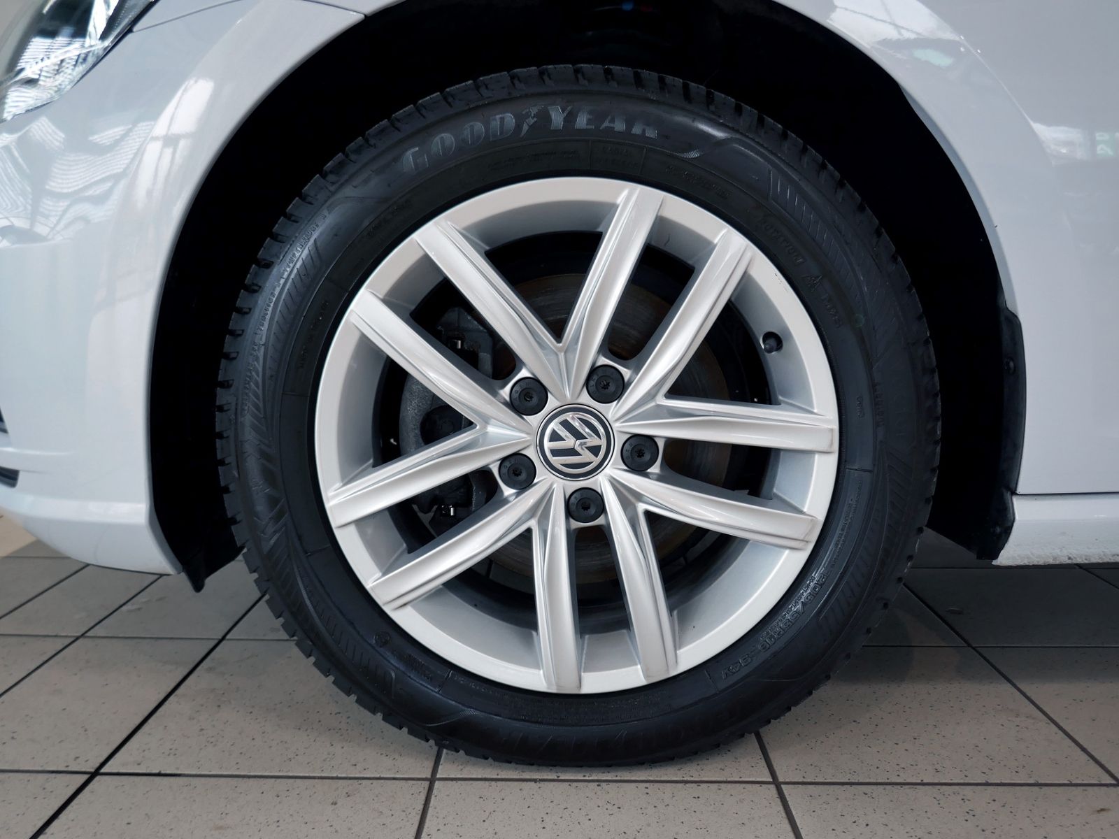 Fahrzeugabbildung Volkswagen Golf VII Variant Comfortline 1.0 TSI | PDC ACC