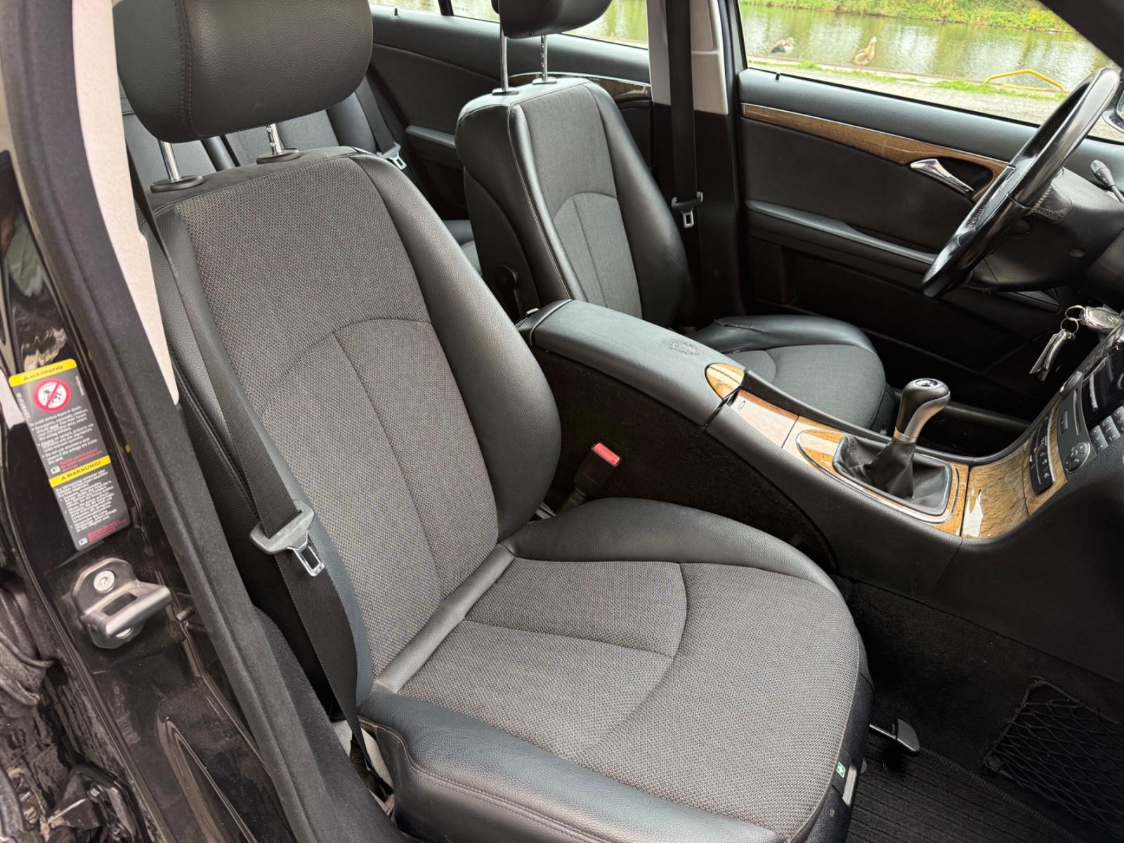 Mercedes-Benz E200 2008 — photo 16