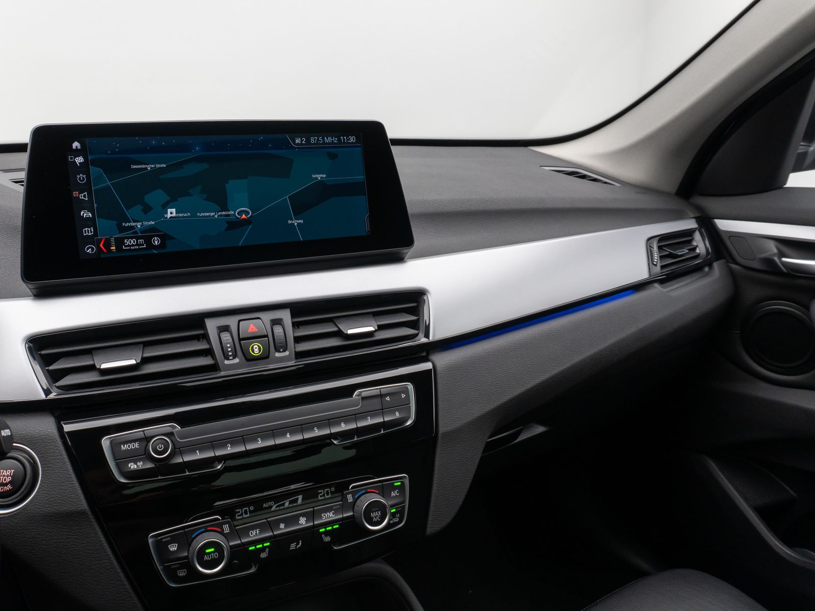 Fahrzeugabbildung BMW X1 xD20d ACC Kamera HUD DAB Memory Leder Panoram