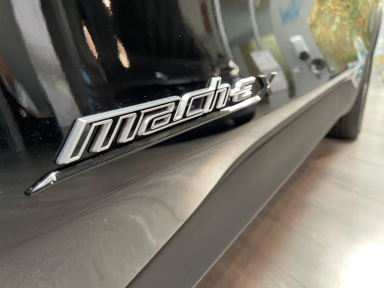 Ford Mach-E Base