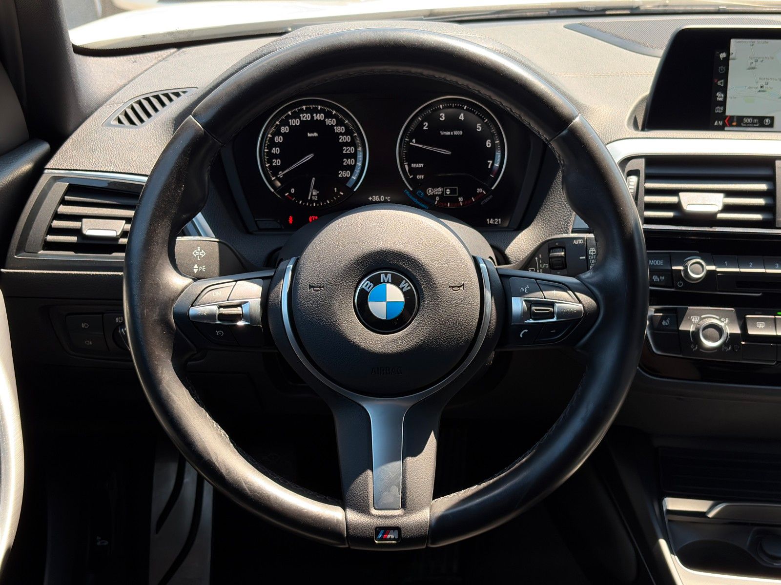 Fahrzeugabbildung BMW 118i M Sport Shadow Navi SHZ PDC LED BT HiFi