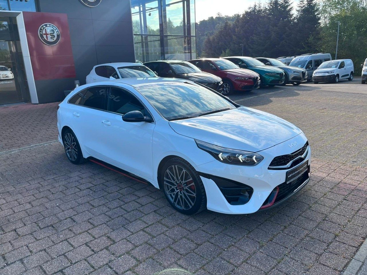 Fahrzeugabbildung Kia ProCeed GT 204PS AUTOMATIK NAVI KAMERA ACC