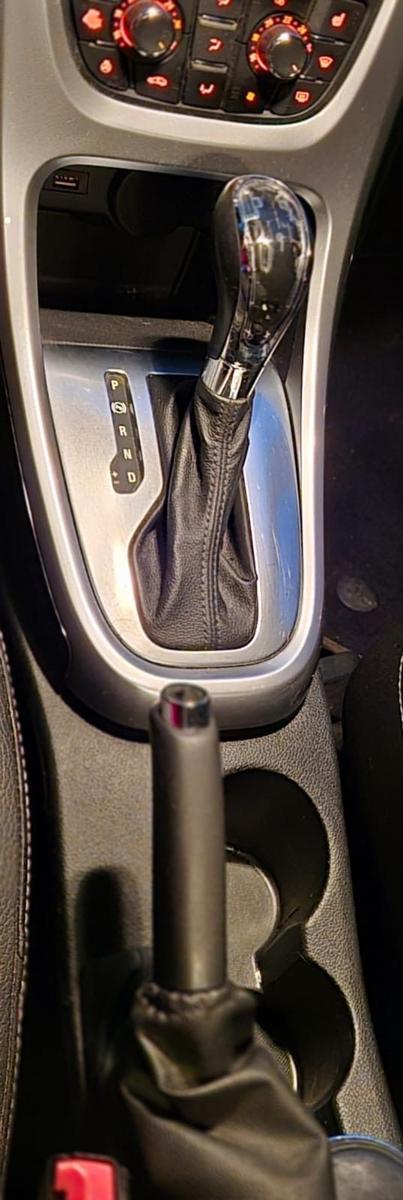 Opel Astra 2015 — photo 11