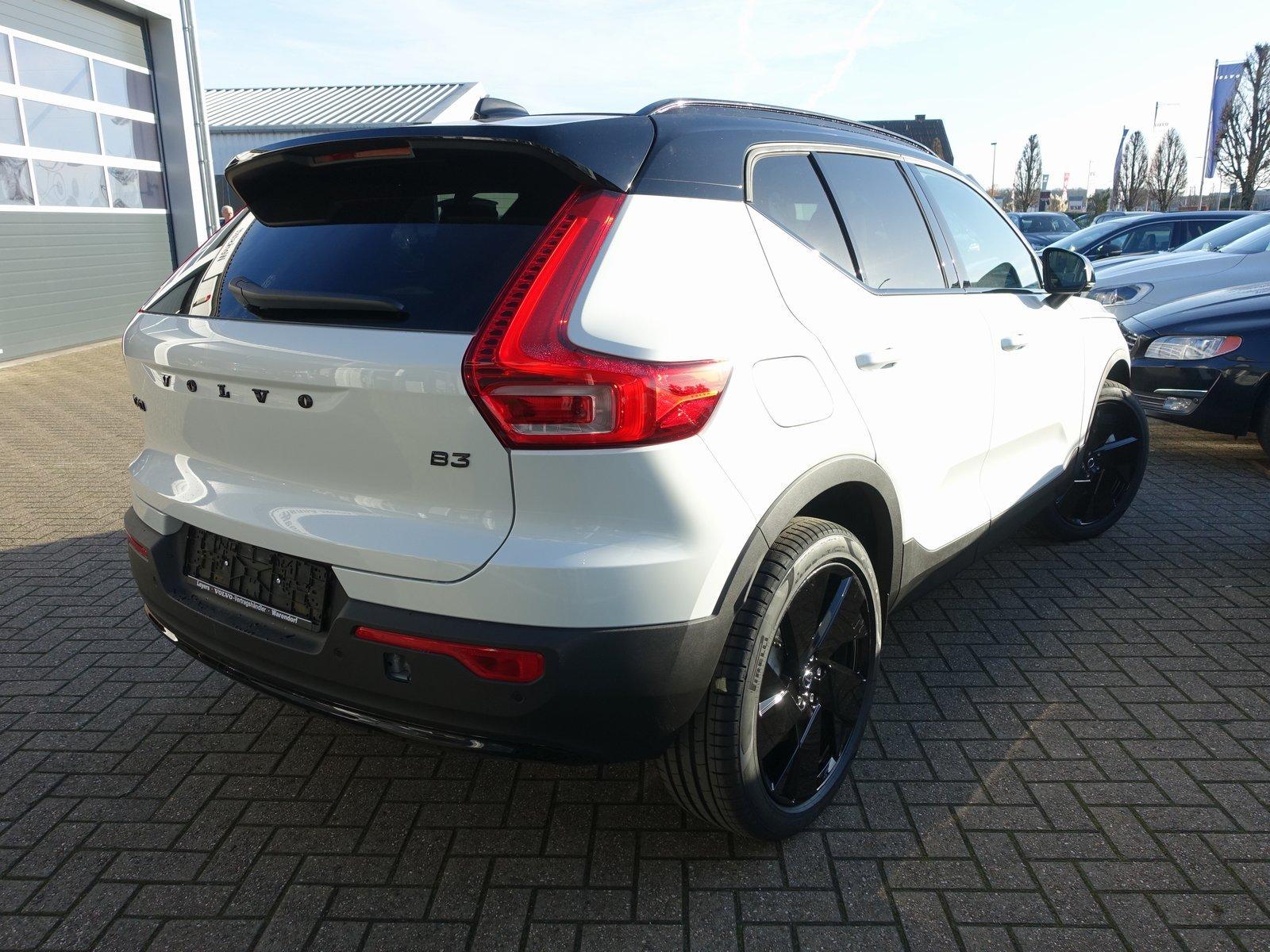 Volvo XC40 Black Edition Plus B3/E-Sitze/H&K