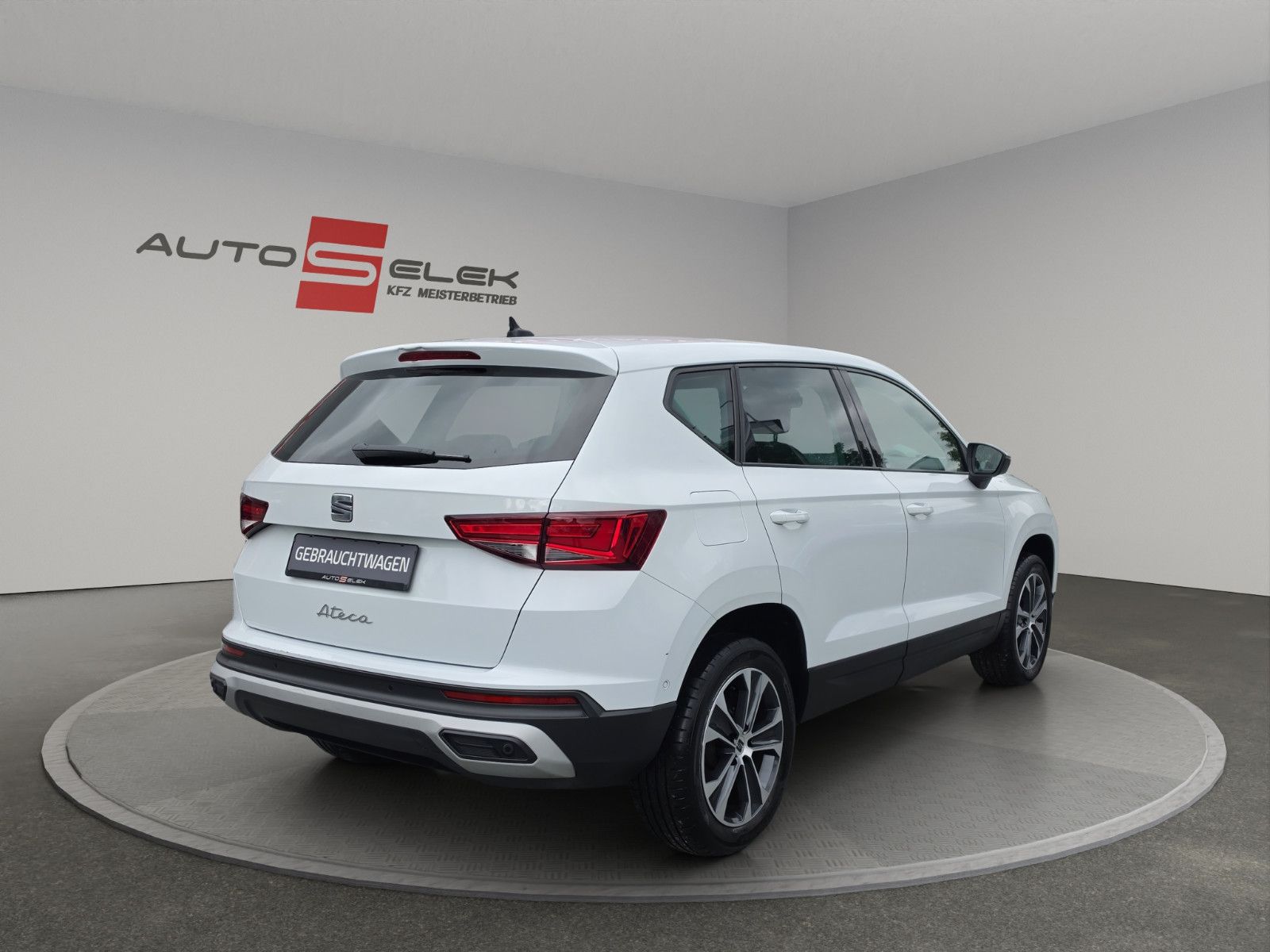Fahrzeugabbildung SEAT Ateca Style Apple CarPlay LED