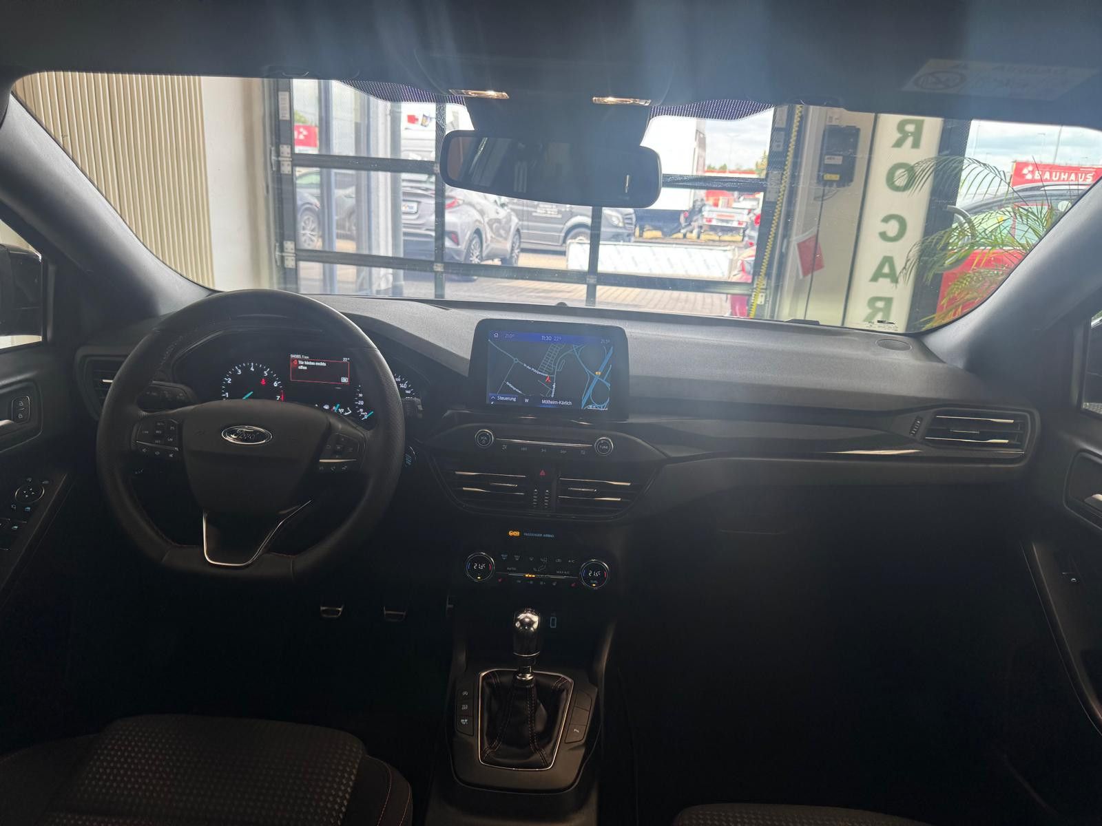 Fahrzeugabbildung Ford Focus 1,5 EcoBoost ST-Line /LED/NAVI/KLIMA