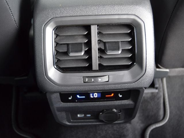 Tiguan Allspace 2.0 TSI 4M DSG R-Line 7-SITZER/A