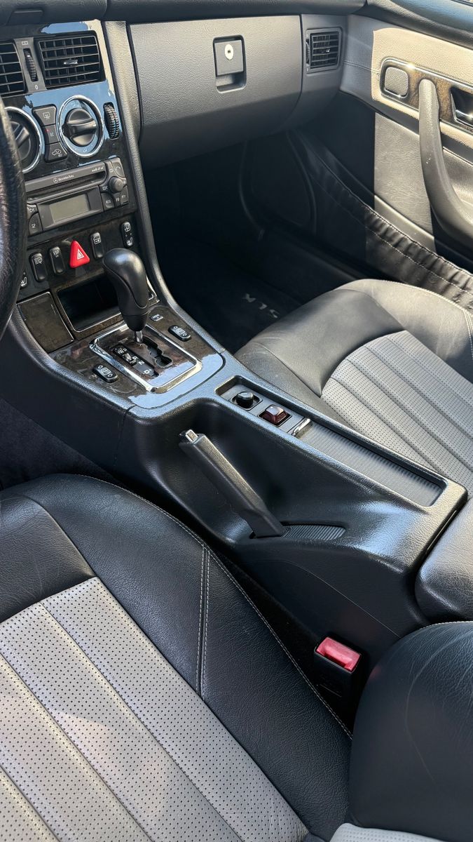 Fahrzeugabbildung Mercedes-Benz SLK 32 AMG Xenon Designo