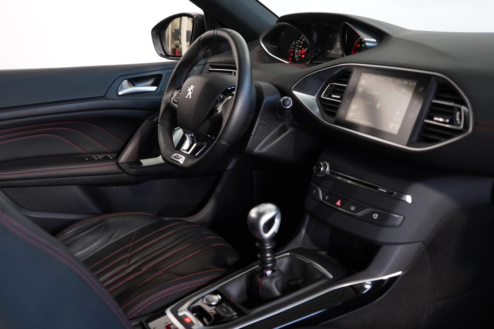 Peugeot 308 SW GT*1.Hand*Navi*Kamera*205 PS*Leder*