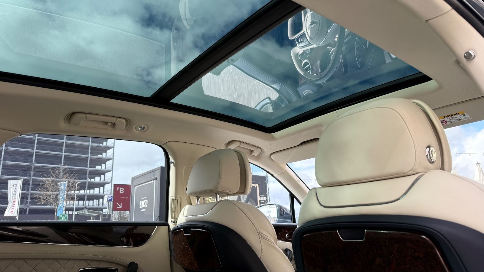Fahrzeugabbildung Bentley Bentayga W12*First Edition*Dt. Auto*Naim*Mulline