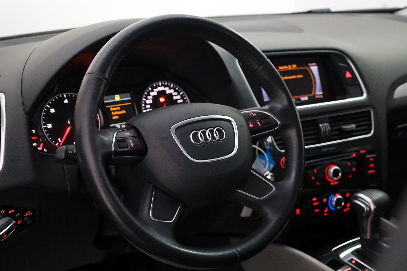 Fahrzeugabbildung Audi Q5 2.0 TDI quattro,Xenon,SH,Panorama SR+WR