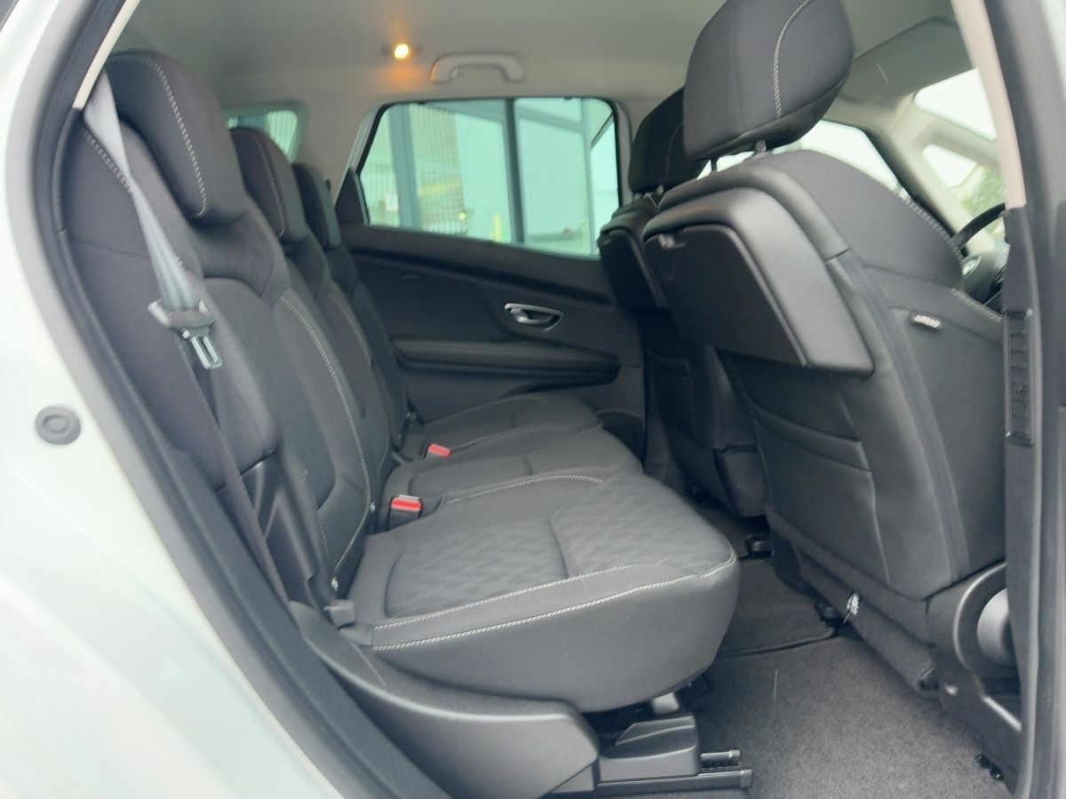Fahrzeugabbildung Renault Scenic LIMITED Deluxe TCe 140 SHZ Kamera Navi