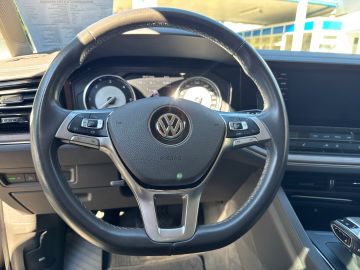 Volkswagen Touareg - 11