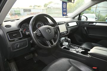 Volkswagen Touareg - 11