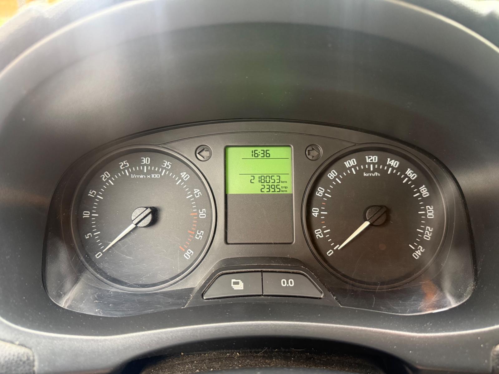 Skoda Roomster 2013 — photo 16