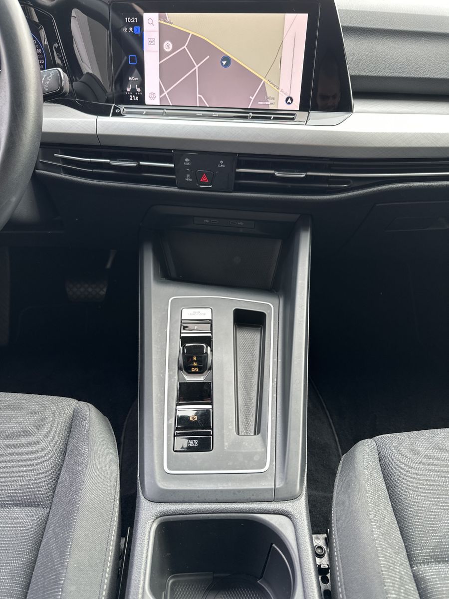 Fahrzeugabbildung Volkswagen Golf 2.0 TDI DSG Life NAV+LED+ACC+CARPLAY+1HD+VC