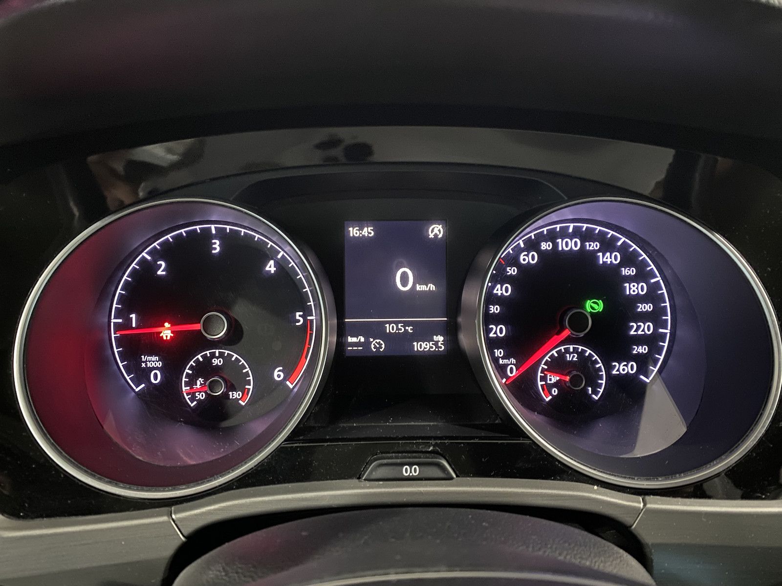 Fahrzeugabbildung Volkswagen Touran 1.6 Tdi Comfortline/7-Sitzer/AHK/SH/