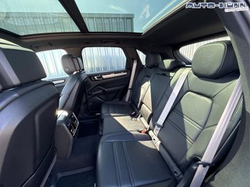 Porsche Cayenne - 11