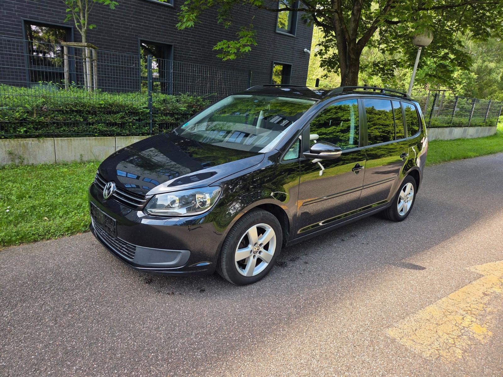 Volkswagen Touran Comfortline 7 Sitze ,Klimaaut. AHK Tüv