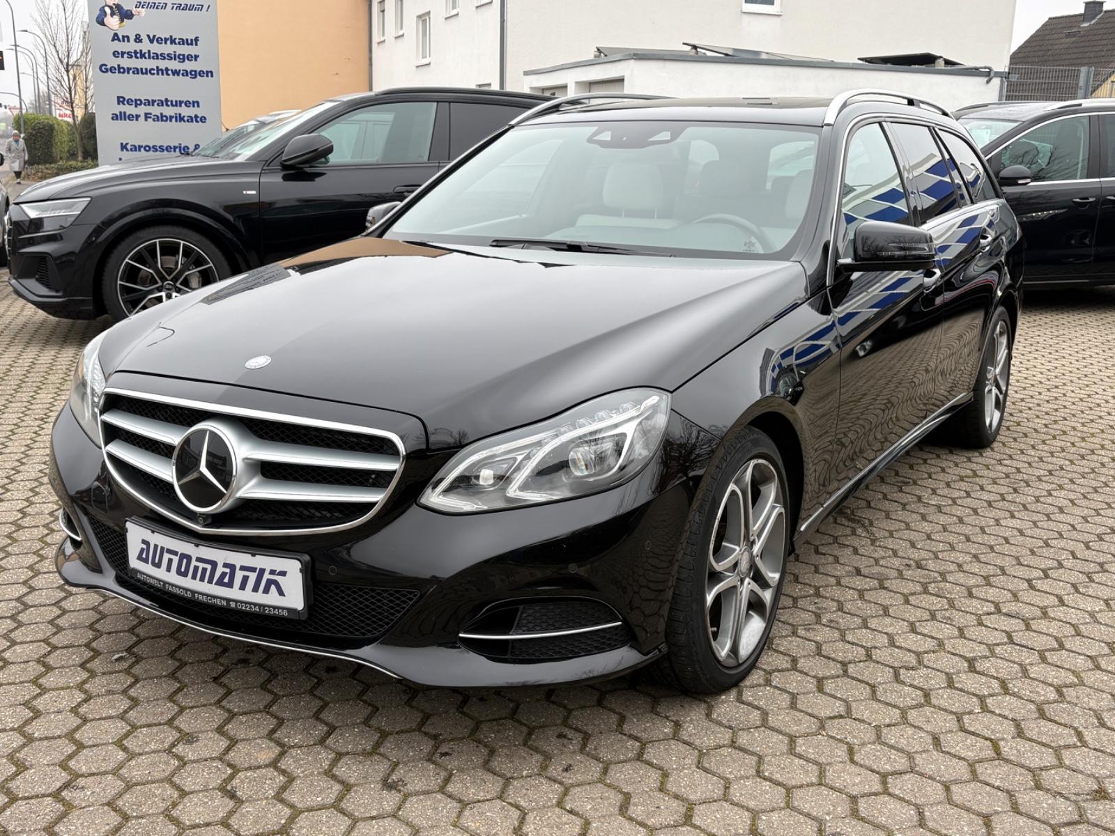 Mercedes-Benz E 400 T-Modell*AVANTAGRDE*360°*LEDER*SCHIEBEDACH