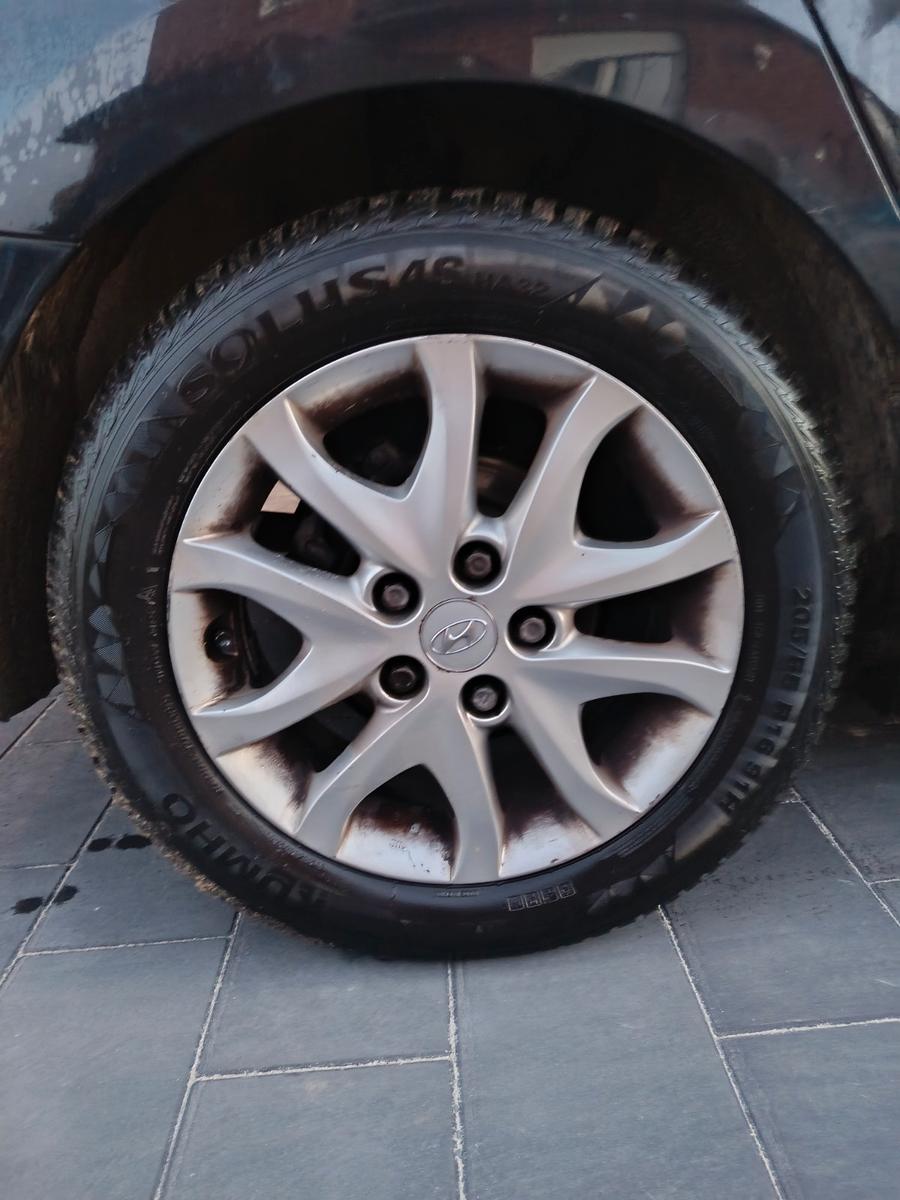 Hyundai i30 2011 — engine 1.582 cm³, 90 HP (66kW)