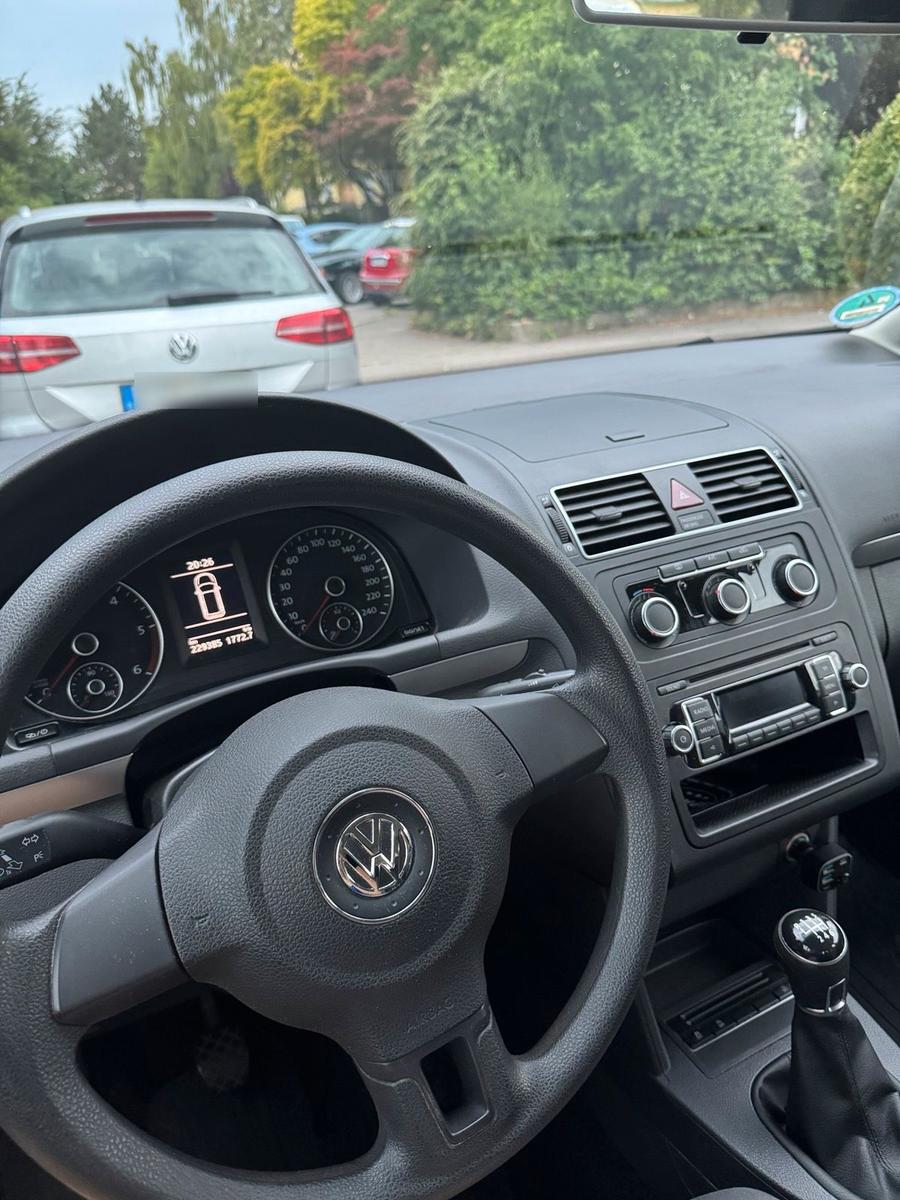 Volkswagen Touran 2015 — photo 9