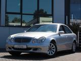 Mercedes-Benz E 220 CDI Autom. Navigation PDC Standheizung - Mercedes-Benz E 220 aus 2003: Cdi