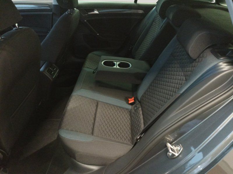 Fahrzeugabbildung Volkswagen Golf VII 1.0 TSI IQ.DRIVE OPF