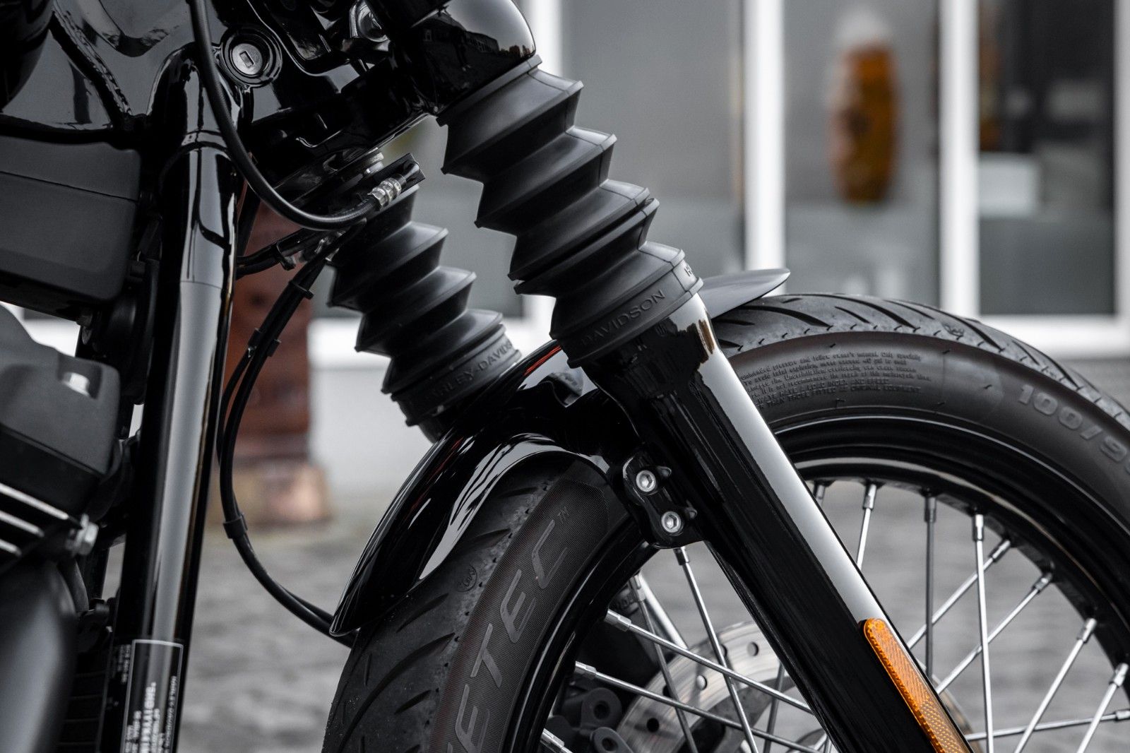 Fahrzeugabbildung Harley-Davidson FXBBS STREET BOB Softail 114 CUI - JEKILL&HYDE