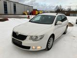 Skoda Superb Combi Family AHK Navi PDC Tempomat - Skoda Superb Family