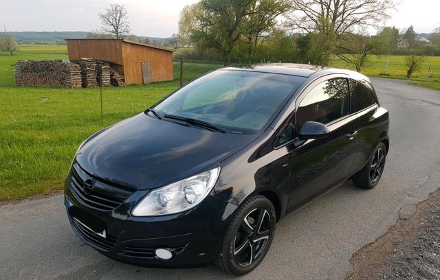 Opel Corsa D Schwarz 80ps