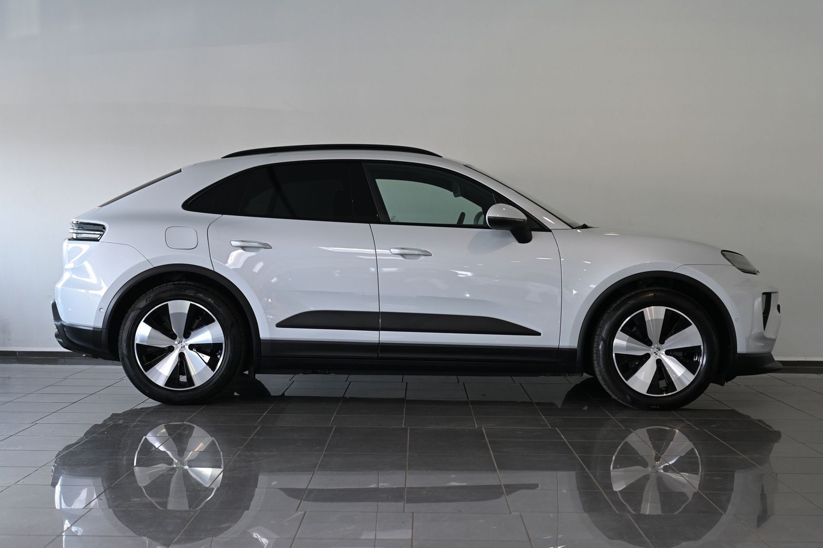 Porsche Macan Electric 100 kWh HUD ACC Leder CarPlay LED foto 4