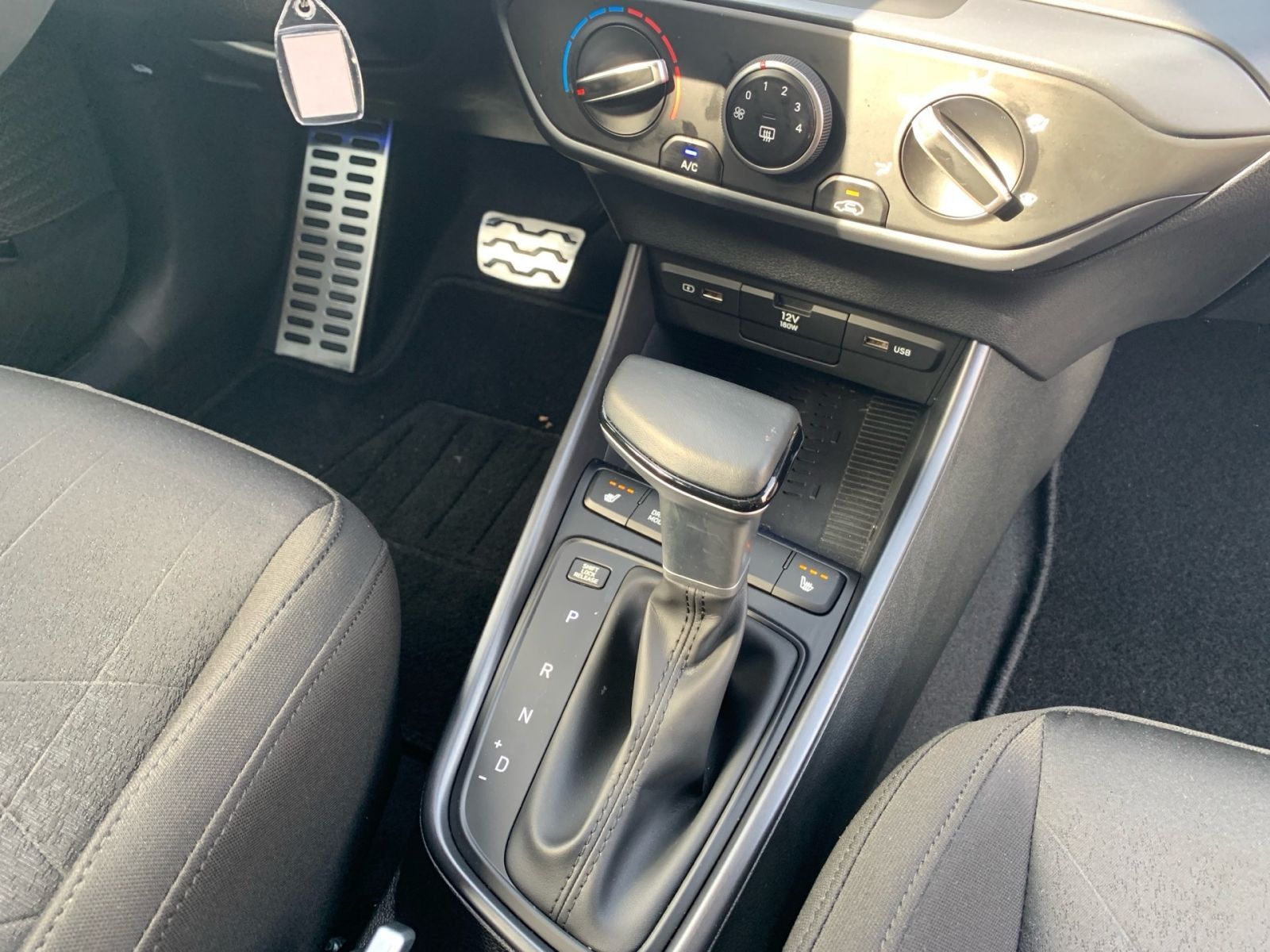 Fahrzeugabbildung Hyundai BAYON 1.0 T-GDI 7-DCT Trend Mild-Hybrid