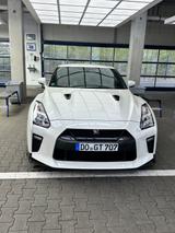 Nissan GT-R 3.8l  - Nissan GT-R mit Benzin-Antrieb: Coupé