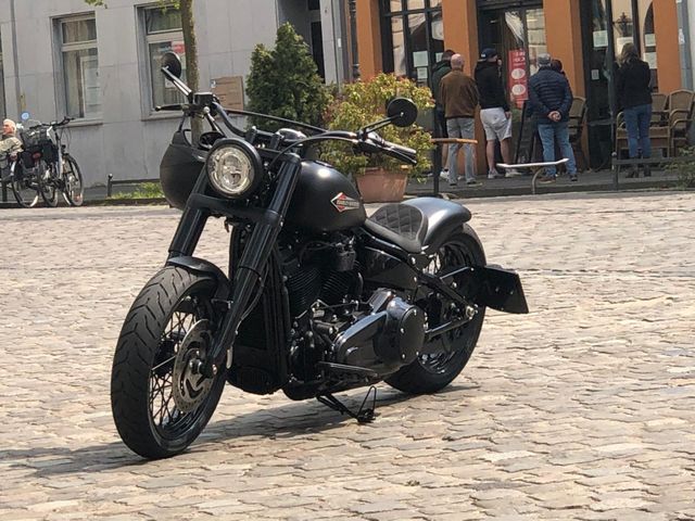 Harley-Davidson Slim  5 HD Einzelstück Umbau direkt bei Harley