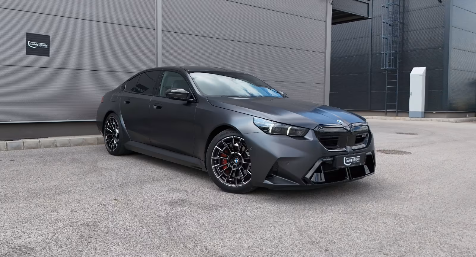 BMW M5 xDrive, B&W,360°,DR.ASSPRO,ALCANT,ANHÄNGERKUP