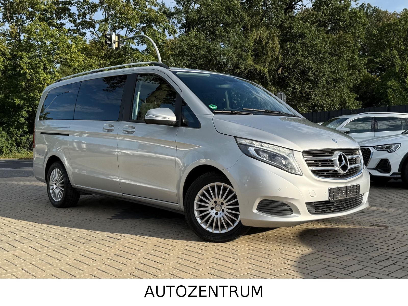 Mercedes V 220 2014, 2.1D dīzelis, Automāts, Furgons, Sudrabs — Latvijā