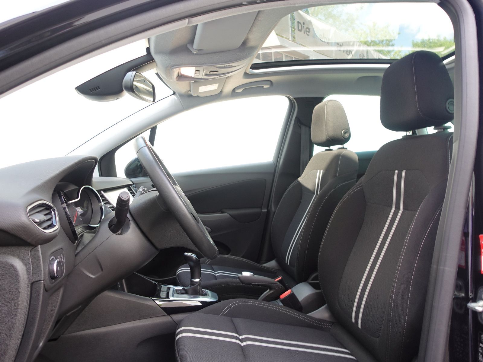 Fahrzeugabbildung Opel Crossland 1.2T AUTOMATIK,Navi,Pano,Allwetter,LED