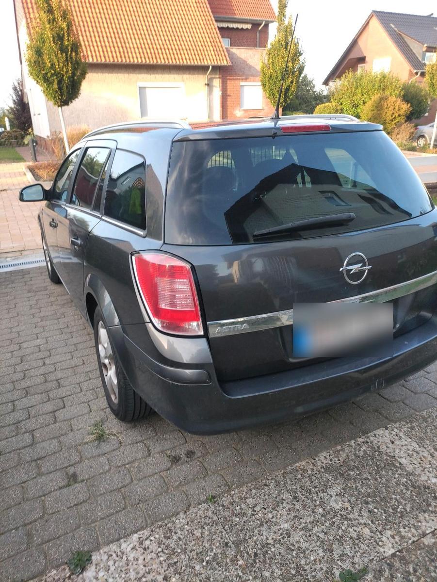 Opel Astra 2010 — engine 116 HP (85kW)