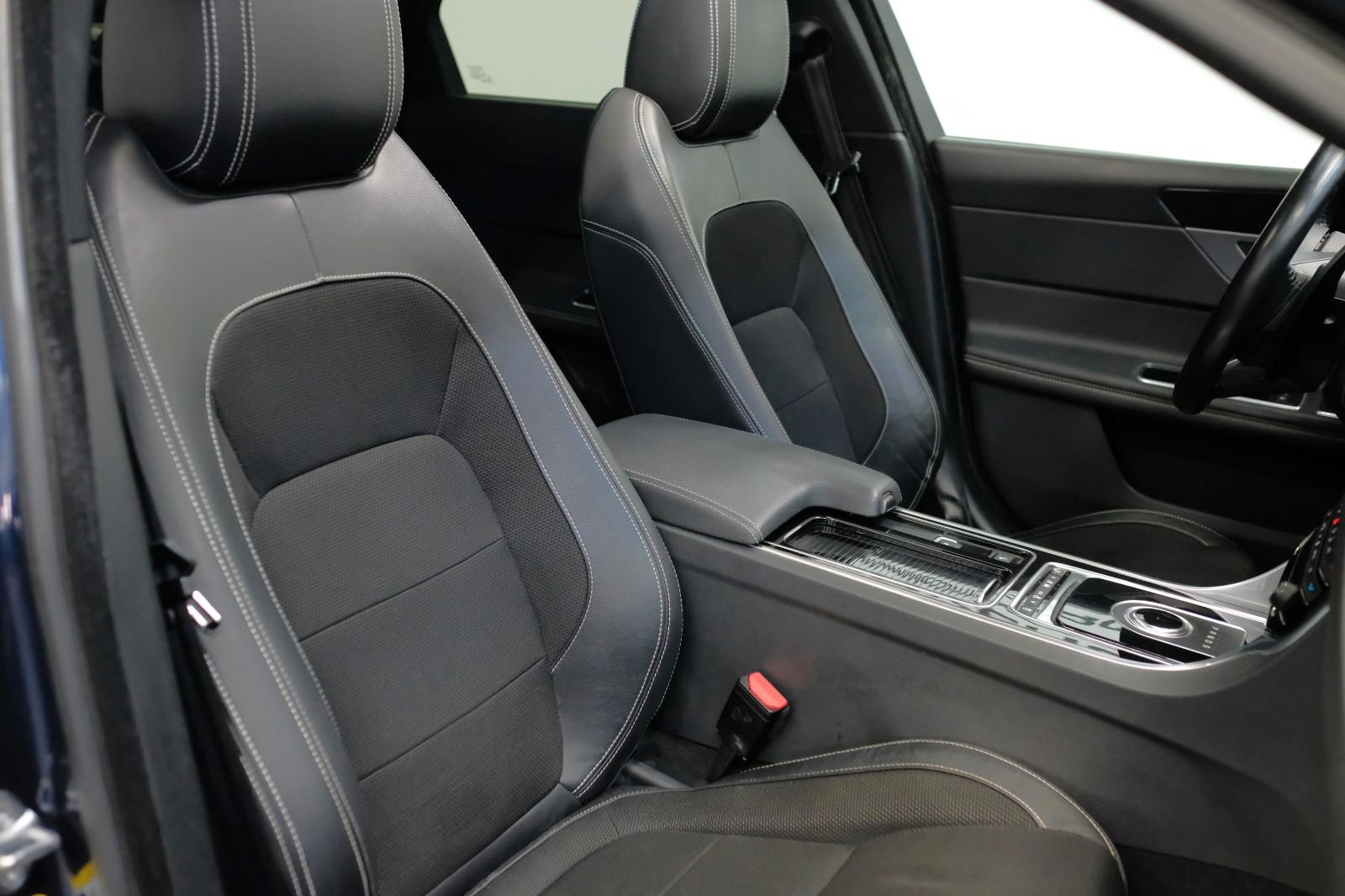 JAGUAR XF R-SPORT 300CH - HISTORIQUE ENTRETIEN COMPLET - CAMERA DE RECUL - TOIT OUVRANT - MERIDIAN