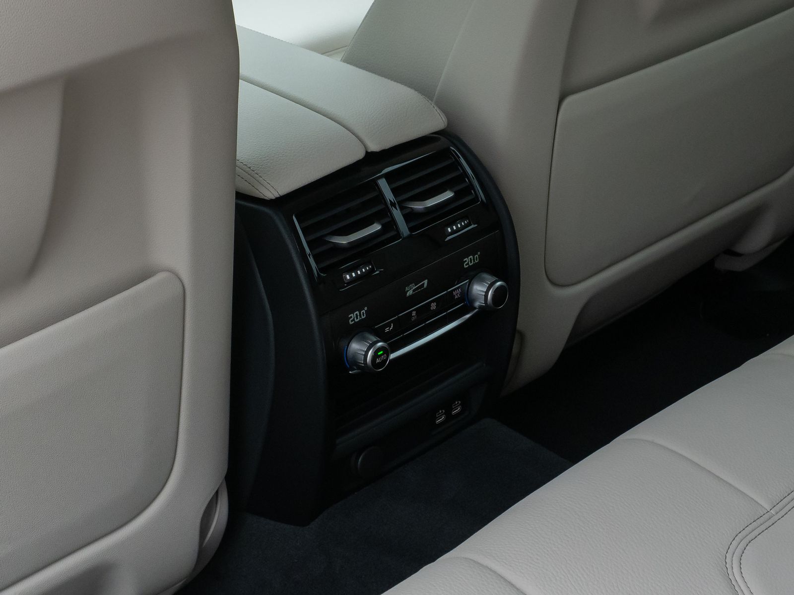 Fahrzeugabbildung BMW 520i Luxury Line Kamera HUD DAB B&W Alarm Sport