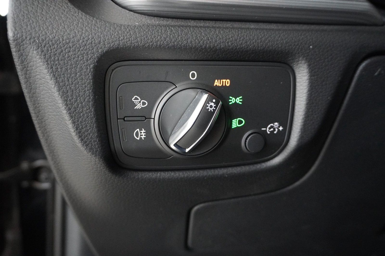 Fahrzeugabbildung Audi A3 Sportback 1.4 TFSI SPORT NAVI/SH/BI-XENON/PDC