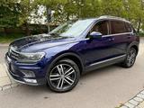 Volkswagen Tiguan 2.0 TSI DSG 4MOTION Highline/VOLL/I HAND - Volkswagen Tiguan: Vollleder, Beheizbares Lenkrad