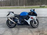 Suzuki GSX-R 750 - SUZUKI 750 R GSX