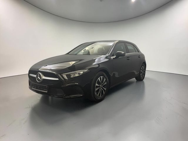 MERCEDES-BENZ A 180d LED*WIDE*T-LEDER*1-HAND*MBUX*RÜCKKAM
